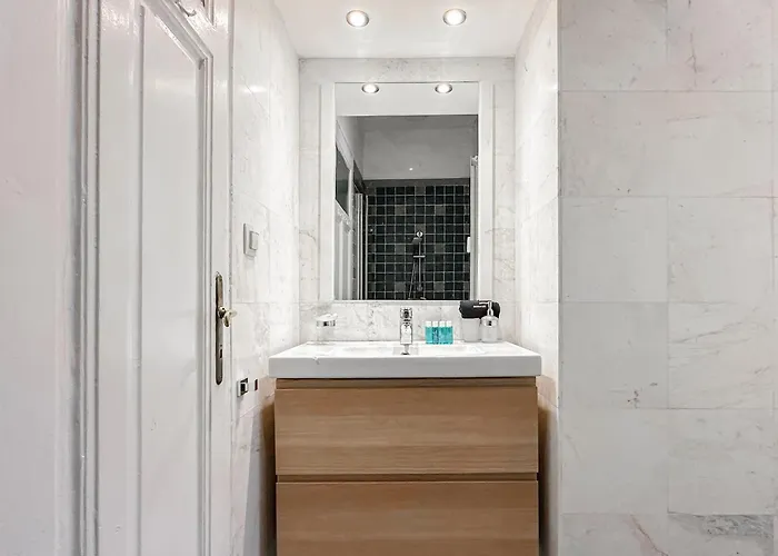 アパート Classic Charm - 2bd By Flatmanager ソフィア